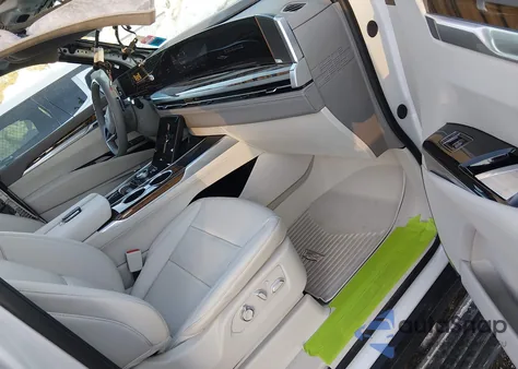 2025 Cadillac Escalade Premium Luxury Platinum z USA, uszkodzony, nr VIN 1GYS9DRL5SR361994